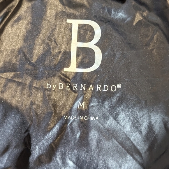 Bernardo Green Puffy Down Vest Women's Size Medium - Picture 4 of 7